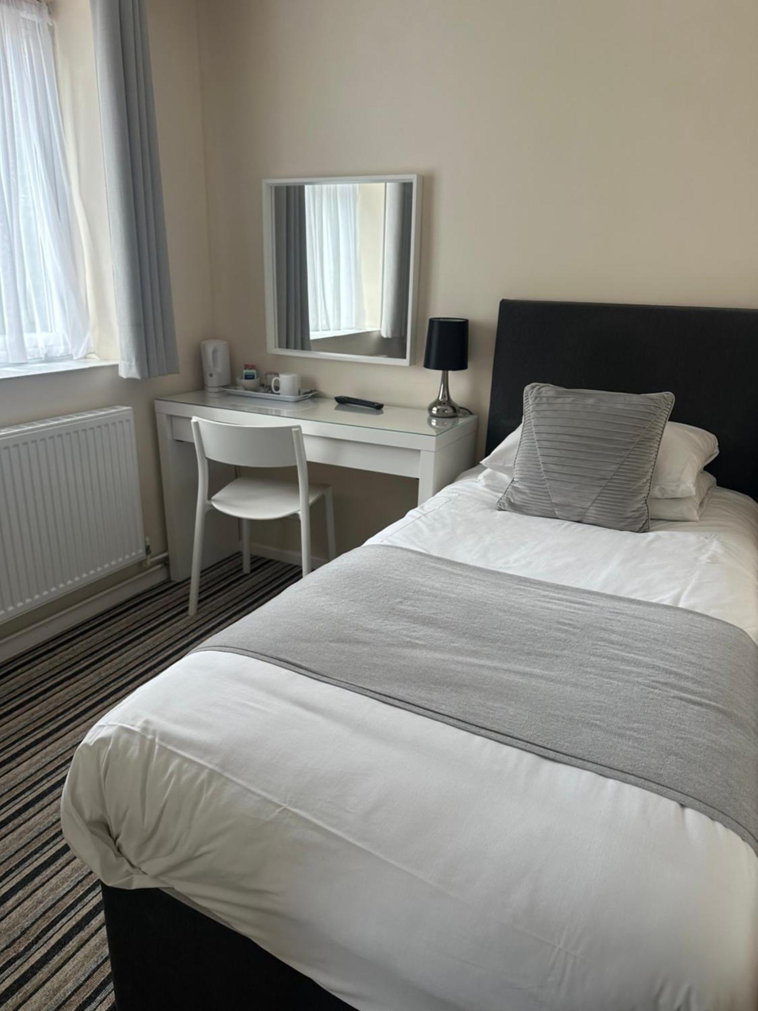 Alder Lodge Кембридж Экстерьер фото